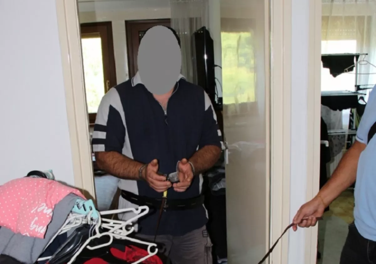 GYILKOSSÁG: halott anyósához hívta ki a rendőröket Nándi - az ő kezén kattant a bilincs!