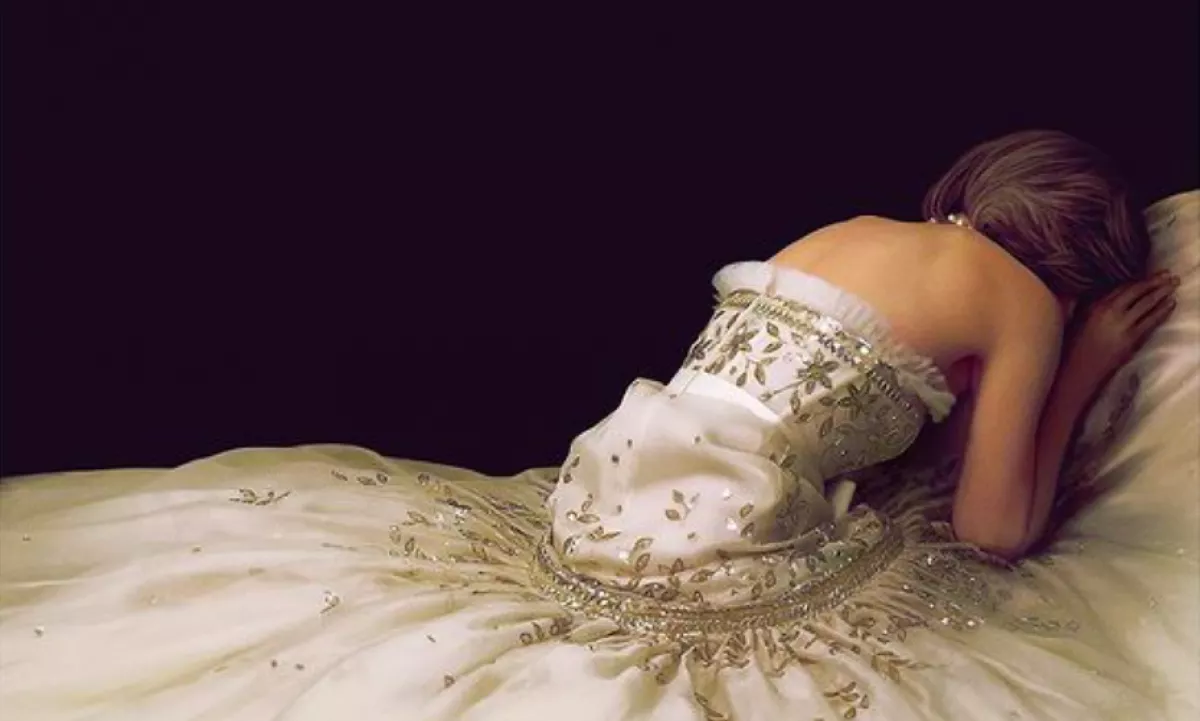 TE KISZÚRTAD? Ezért nevet a világ Kristen Stewart Diana hercegnő fotóján