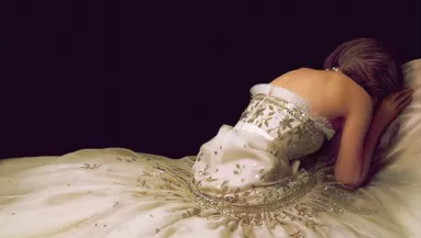 TE KISZÚRTAD? Ezért nevet a világ Kristen Stewart Diana hercegnő fotóján