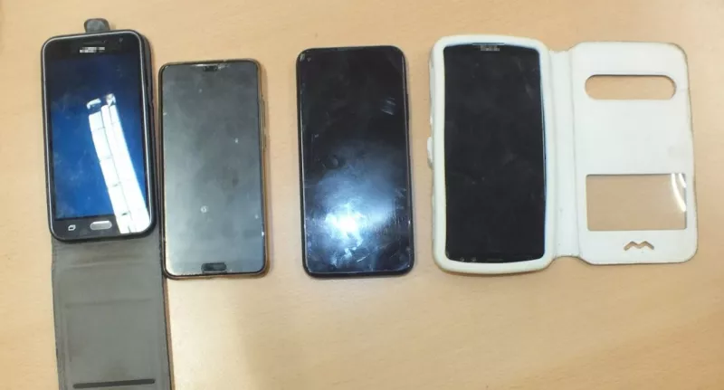 A ceglédi nyomozók 2021. augusztus 31-én lepték meg otthonában, ahol számítástechnikai eszközöket – laptopot, mobiltelefonokat, DVD lemezeket, pendrive-okat és egyéb adathordozókat foglaltak le. A 32 éves, egyedülálló férfit elfogták, előállították, kihallgatásán beismerő vallomást tett.