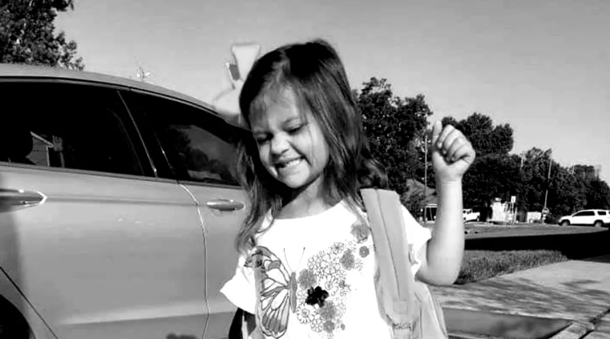 Elhunyt a 4 éves kislány, akit oltásellenes anyja koronavírussal fertőzött meg!