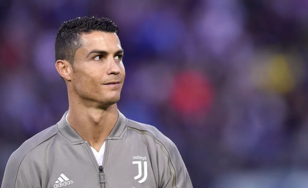 3 610 120 000 FORINT - ennyit fizetett Cristiano Ronaldo ezért az autóért! - Fotók