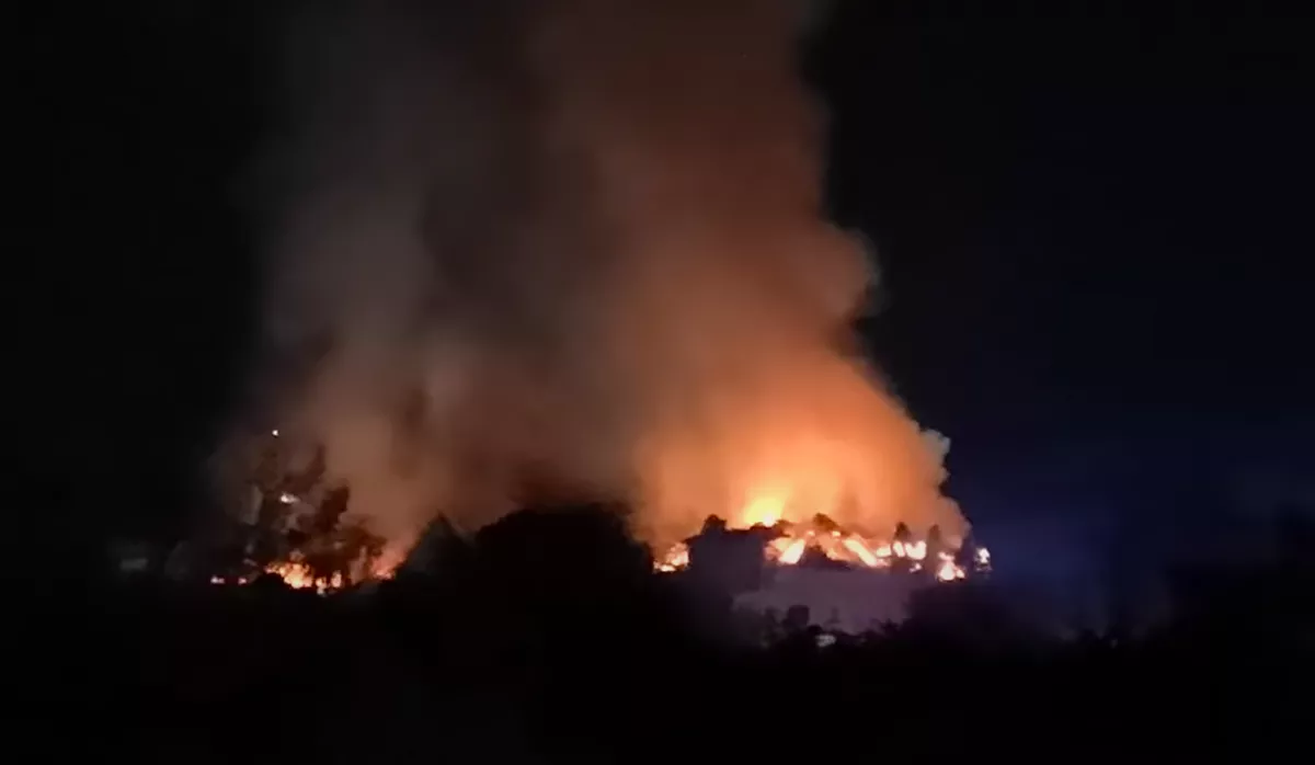 Kigyulladt egy hotel Tamásipusztán - volt, aki köntösben menekült - Videó