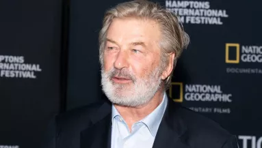 BORZASZTÓ TRAGÉDIA: a forgatáson lőtte le ezt a nőt Alec Baldwin! - Fotó