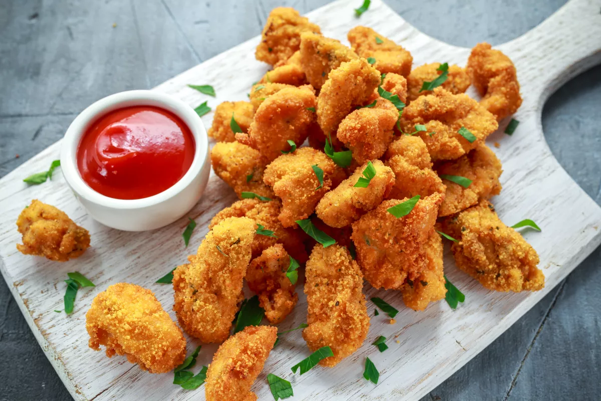 MEGDÖBBENTŐ AZ OKA: 10 éven át csak chicken nuggets-et evett ez a kislány - FOTÓ