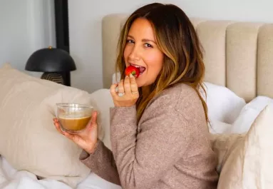 VASGYÚRÓ: megmutatta 8 hónapos kislányát Ashley Tisdale - Fotók