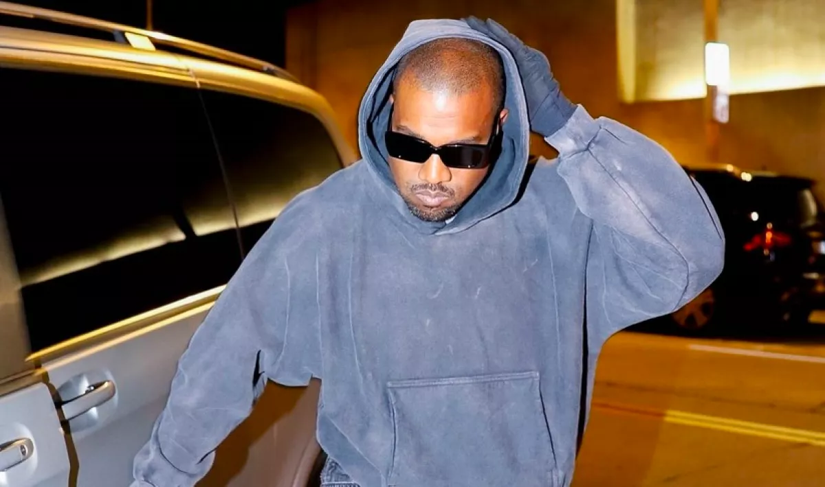 MI EZ A CSIZMA? Kanye West-en röhög az egész világ - Fotók