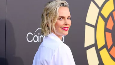 RITKA PILLANAT! Édesanyját, és két lányát is megmutatta Charlize Theron - Fotók