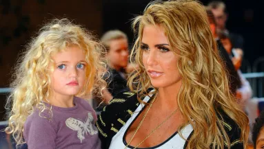 MŰSZEMPILLA, DURVA SMINK: Katie Price a 14 éves lányáról posztolt videót, nekiesett a világ! - Fotók