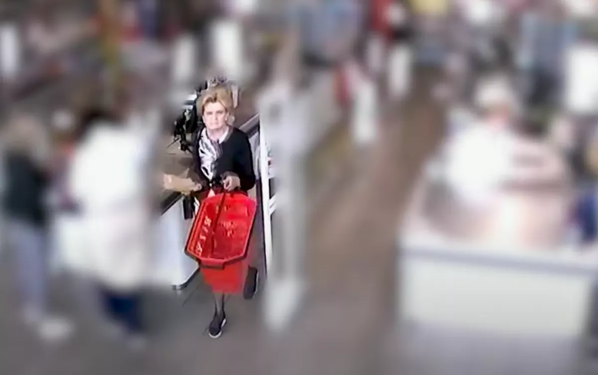 VIDEÓ: Ezt a nőt keresik a budapesti rendőrök - Felismered?