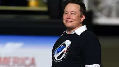 LEBUKTAK: ez a 27 éves színésznő a milliárdos Elon Musk szerelme - Fotók