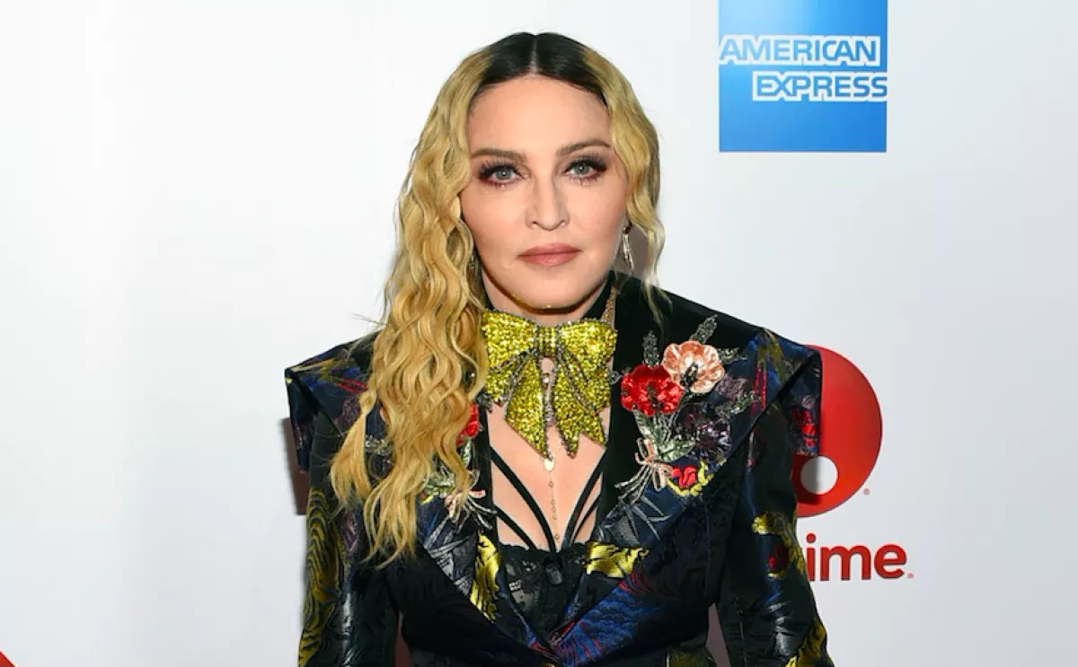 Fiatalító forrásba esett? - Tizenévesre photoshoppolta magát Madonna - FOTÓK