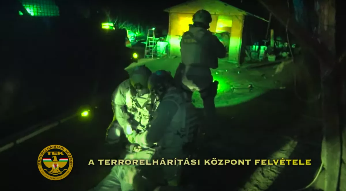 Lövöldözés egy fogadó előtt az 51-es főúton - egy bandatagot még keresnek! - FOTÓK