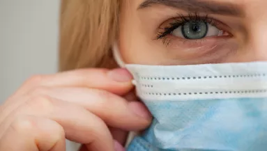 FRISS! Hétfőtől megszűnik a maszkviselési kötelezettség!