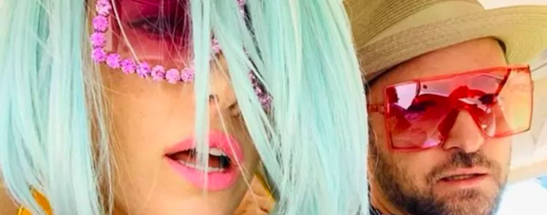 Felismered ezen a képen a sztárpárt?