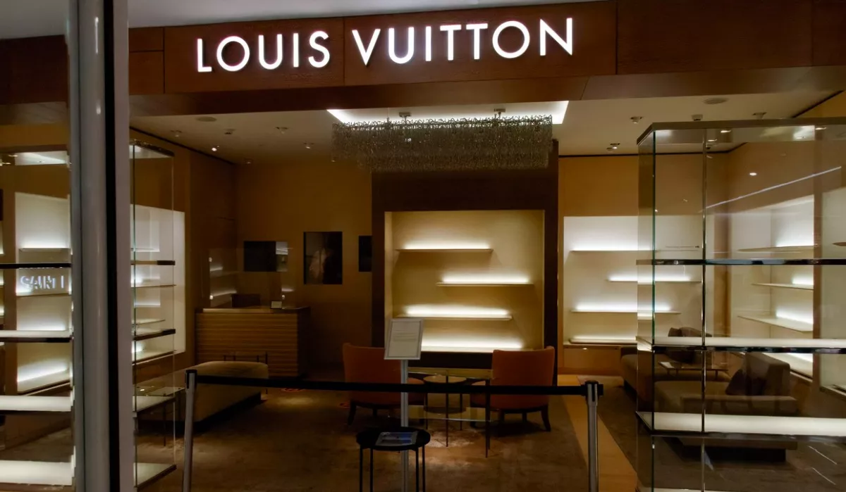 Itt a lista: ezeket a ruhamárkákat már nem vehetik meg az orosz fiatalok