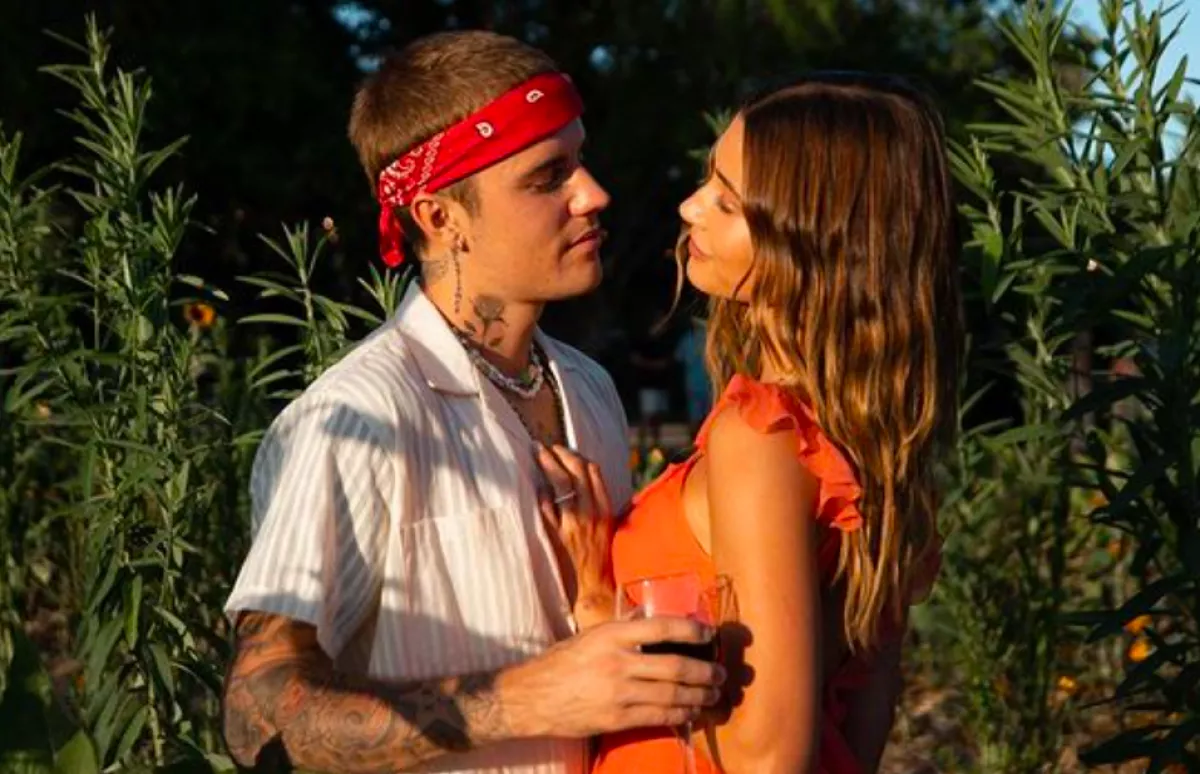 Agyi vérrög miatt került kórházba Hailey Bieber