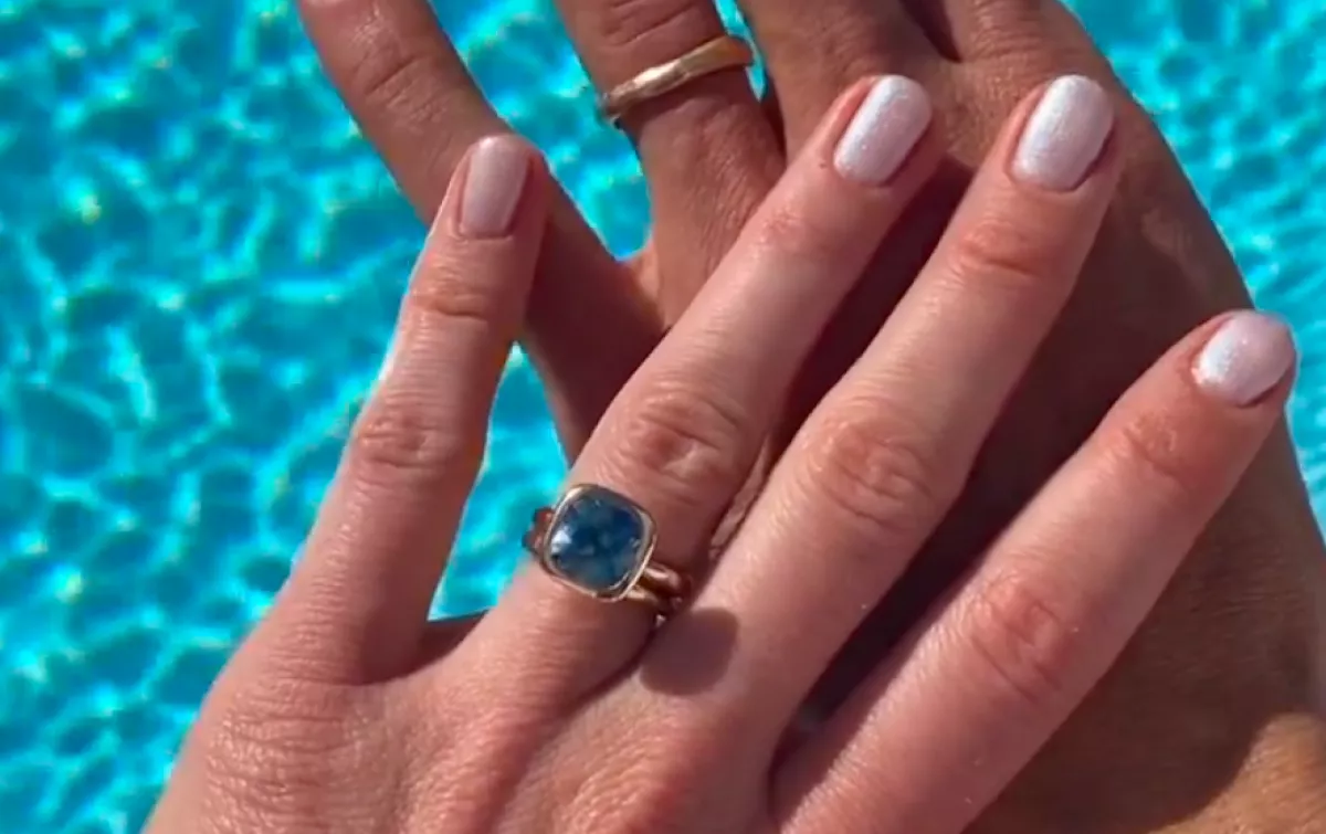 Mindenkit megleptek: férjhez ment a 31 éves színésznő