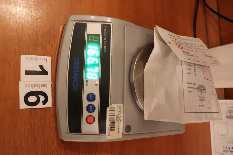 örömlány és drog