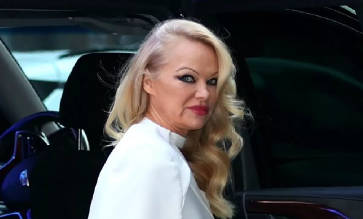Pamela Andersonból már nem sok maradt - ami az arcát illeti! - Fotók