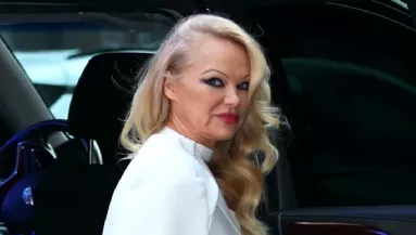 Pamela Andersonból már nem sok maradt - ami az arcát illeti! - Fotók