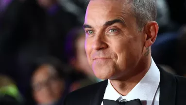 Nem hajléktalan már - 16,5 milliárd forintért vette meg a legendás házat családjának Robbie Williams - Fotók