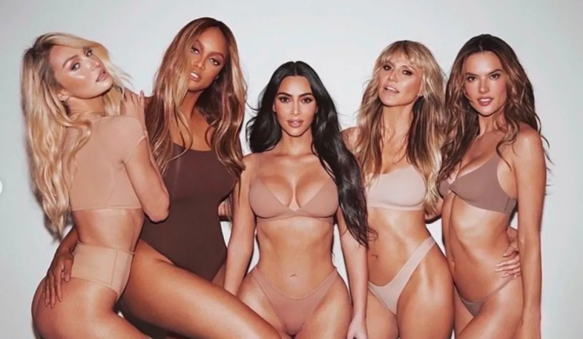 Photoshop baki: világsztárokkal kampányolt Kim Kardashian, dühösek a rajongók - Fotók