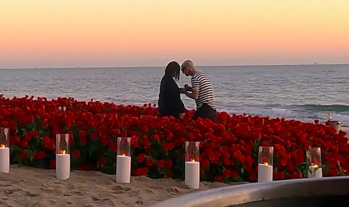 Titokban férjhez ment a Kardashian lány - az esküvői képek kérdéseket vetnek fel