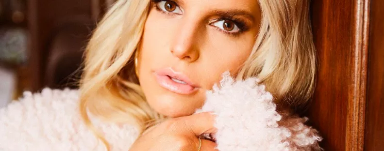 45 kiló fel, 45 kiló le - Bikiniben mutatta meg magát Jessica Simpson - Fotók