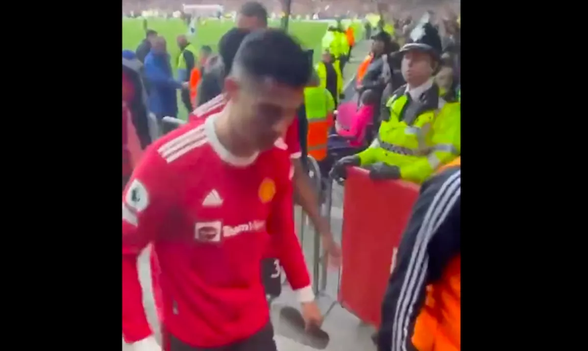 Ez a videó bizonyíthatja: Ronaldo darabokra törte a szurkoló mobilját