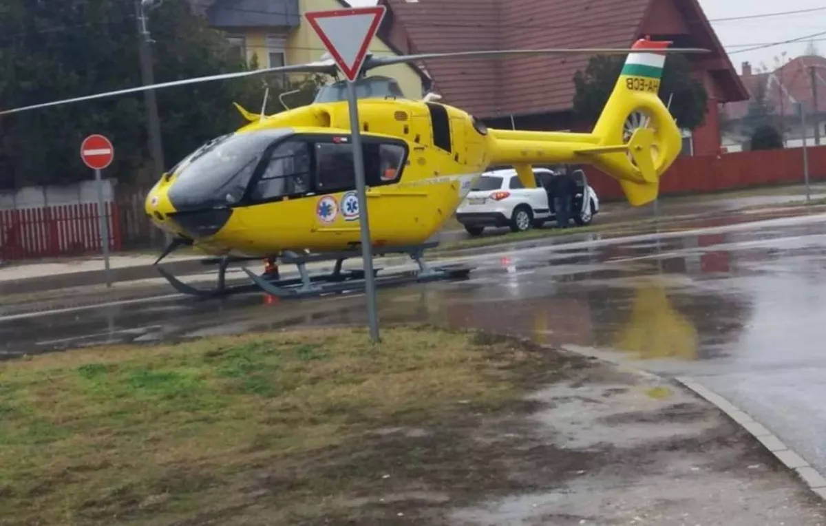Eszméletlenül esett össze egy férfi a buszmegállóban - mentőhelikoptert is riasztottak