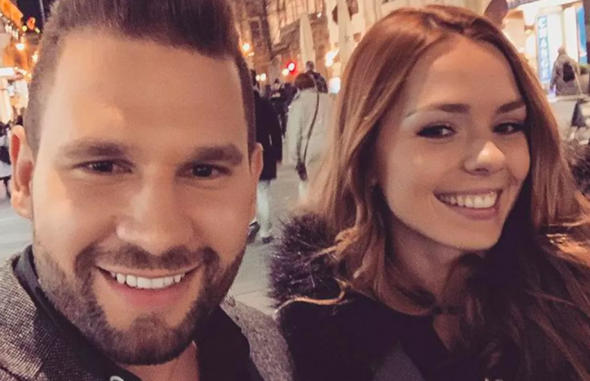 A kórházból posztolt: beindult a szülés Rácz Jenőéknél - Fotók