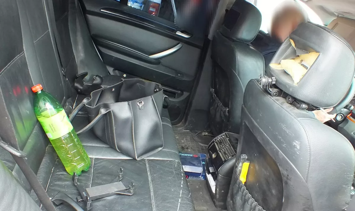 Egy másik nő kocsijában látta meg férjét a karádi nő, megállította őket és hatalmas pusztítás kezdődött - Fotók