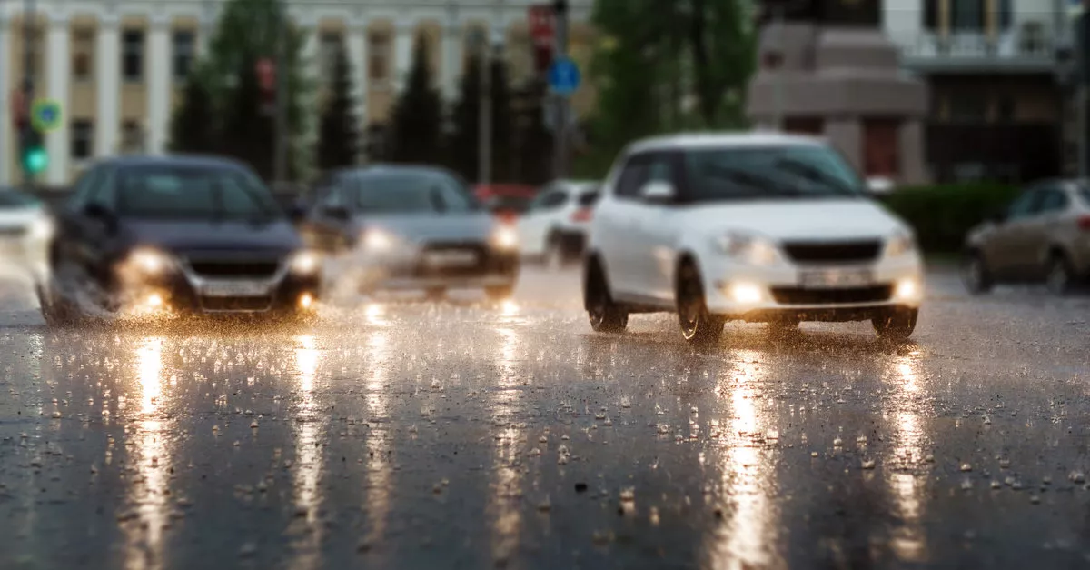 Kettészakad az ország: felhőszakadások és zivatarok miatt adtak ki riasztást