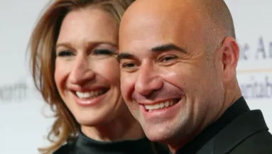 Méretes labdát növesztett a hasára Andre Agassi - Friss fotón a sztárpár