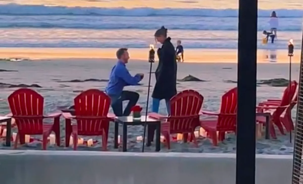 Titokban rögzítette a család az év eddigi legkínosabb eljegyzését - Videó