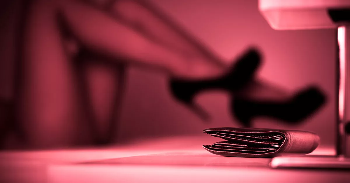 Szexet ígért a 24 éves Réka a kuncsaftjának, a férfi alaposan megfizetett a semmiért