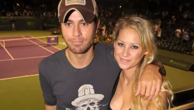 Elolvadunk: gyerekeikkel közös képpel köszöntötte Enrique Iglesiast Anna Kournikova - Fotók