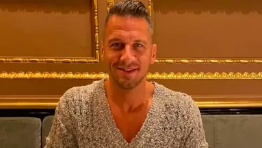 Négy gyereket terveznek - ez a gyönyörű barna lány Vastag Csaba új szerelme