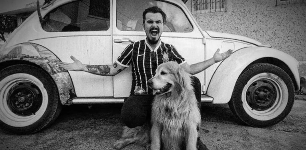 Szörnyethalt egy balesetben a népszerű influenszer és kutyája - Fotók