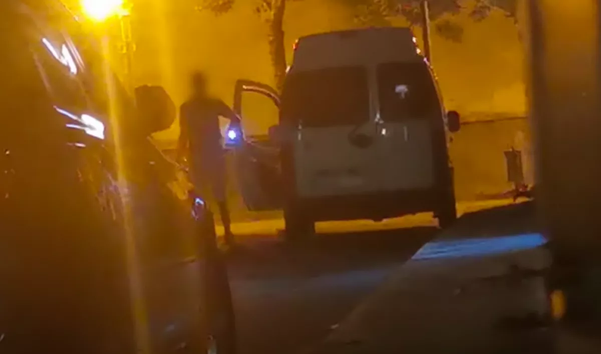 "Kocsifeltörő" Tibor portyázott éjszaka - Egy szemfüles lakó felvette a mutatványt - Videó