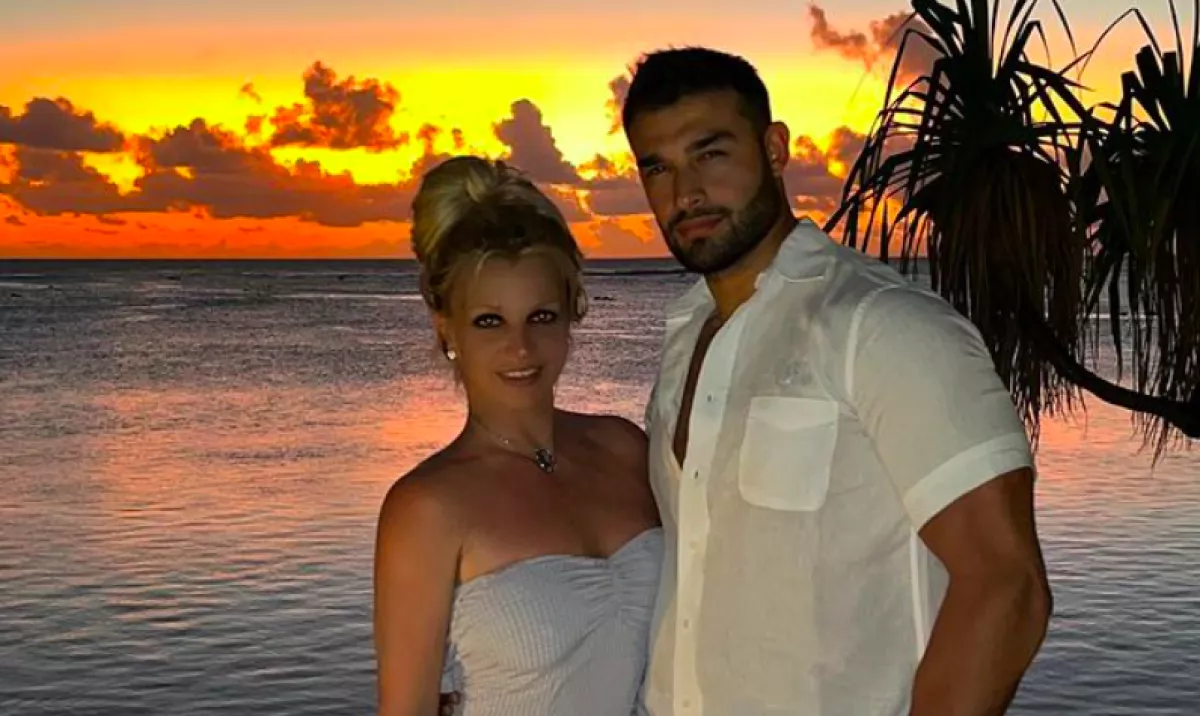 Család kitiltva: 100 vendéggel tartja titkos esküvőjét Britney Spears - Fotók