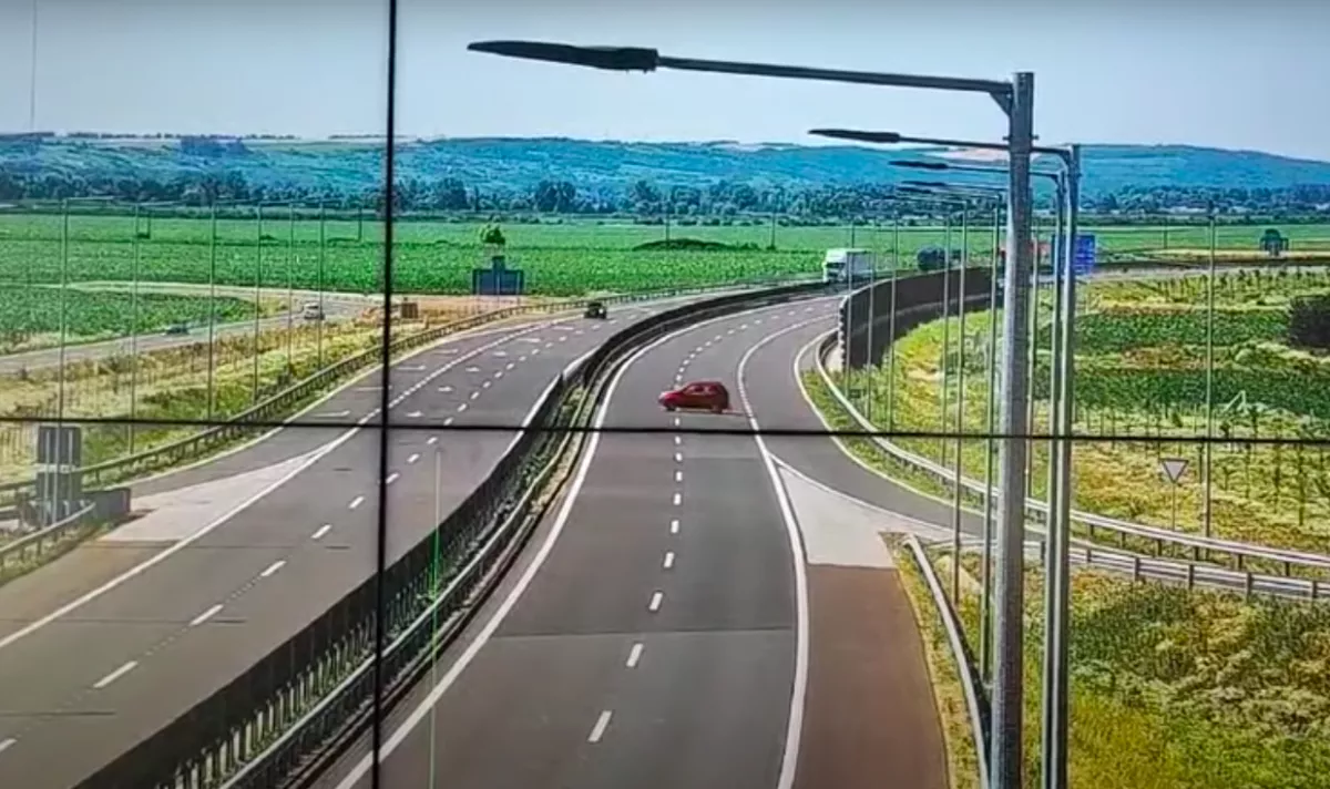 Többször megfordult az autópályán a 66 éves rakacai bácsi - a kamera mindent rögzített