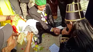 Esküvői videó: feleségül vett egy kecskét egy 44 éves férfi - Majd sírva bánta meg