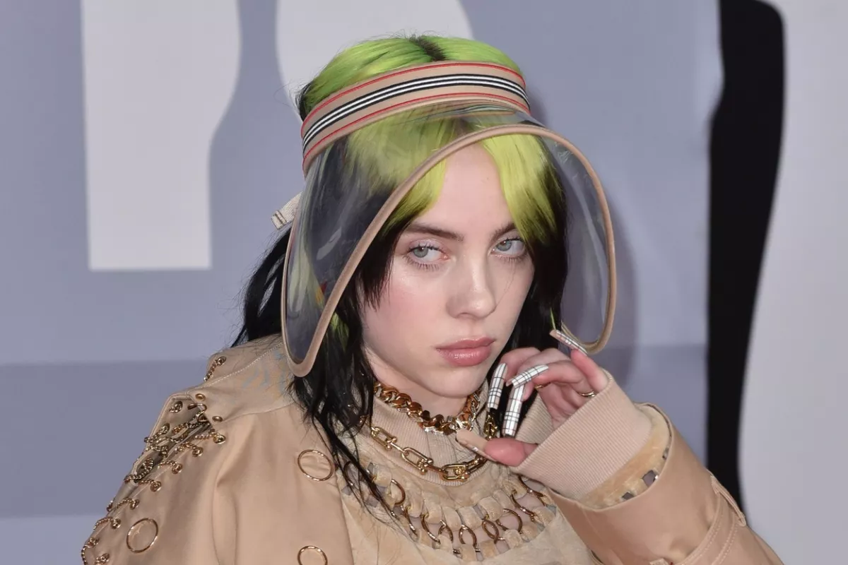 Billie Eilish viaszszobrán pusztul a net - Egy picit elgyantázták - Fotók