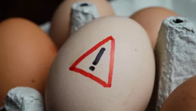 Ne edd meg! Újabb népszerű élelmiszert hívtak vissza szalmonella miatt