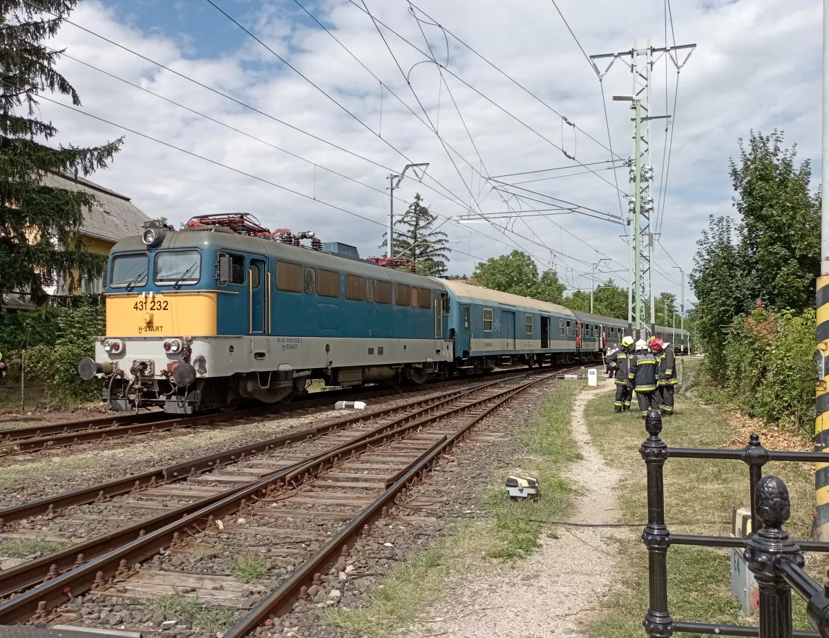 Megérkeztek a képek: vonatok ütköztek Balatonfüreden