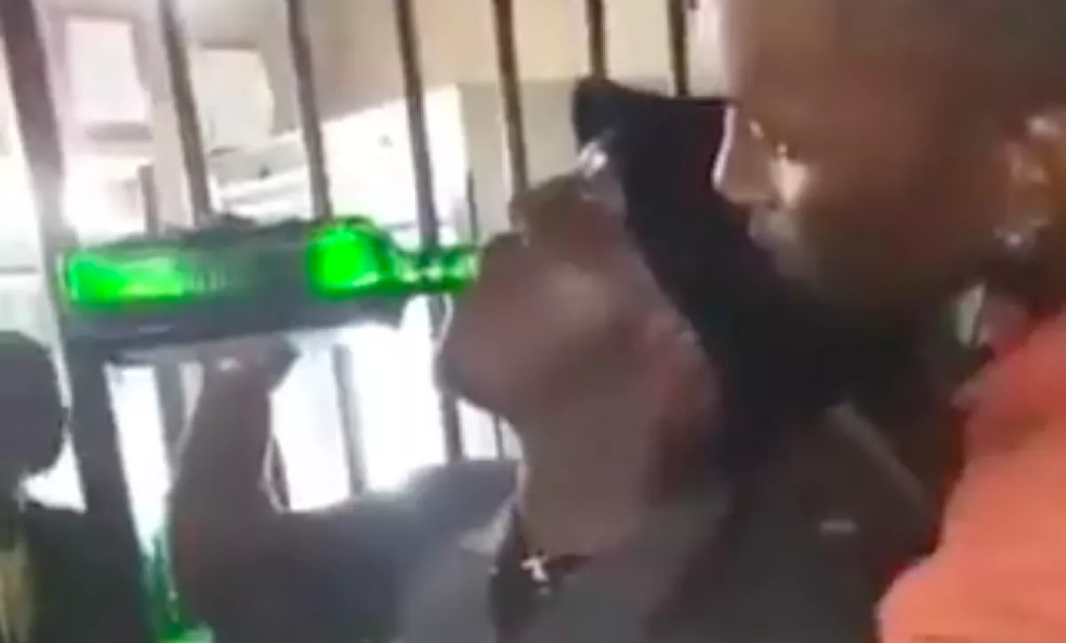 Videó: húzóra ivott meg egy üveg Jägermeistert ez a férfi, majd meghalt