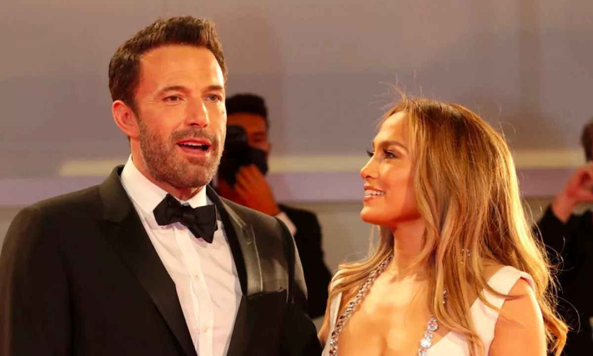 Megjöttek a képek: titokban, filléres esküvőn kelt egybe J-Lo és Ben Affleck