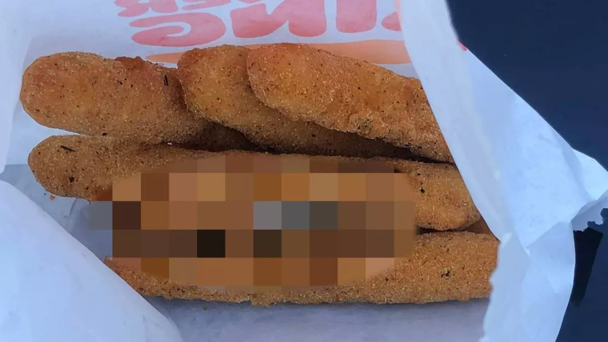 Sokkolta a lányt, mit talált a Burger King-ben vett ételében - Fotó